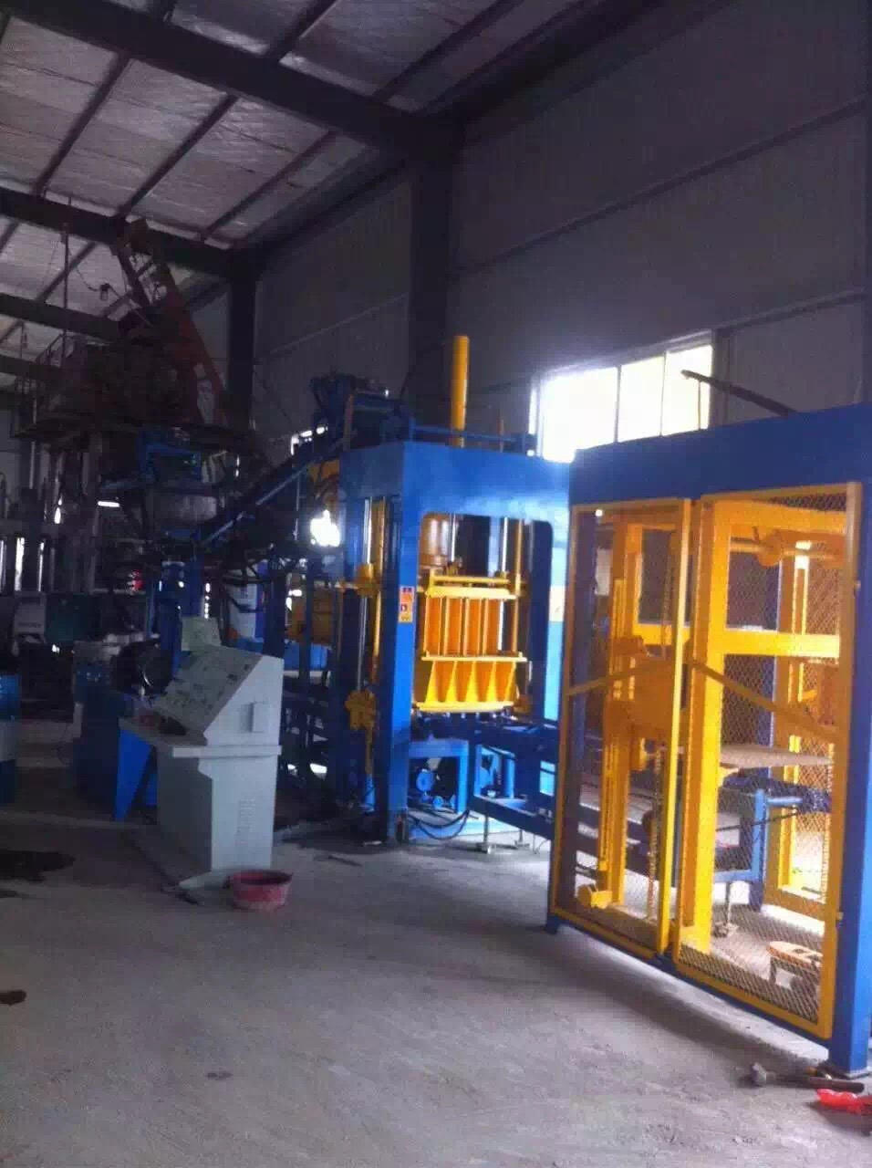 Fully Automatic Machine for Making Block Pavers