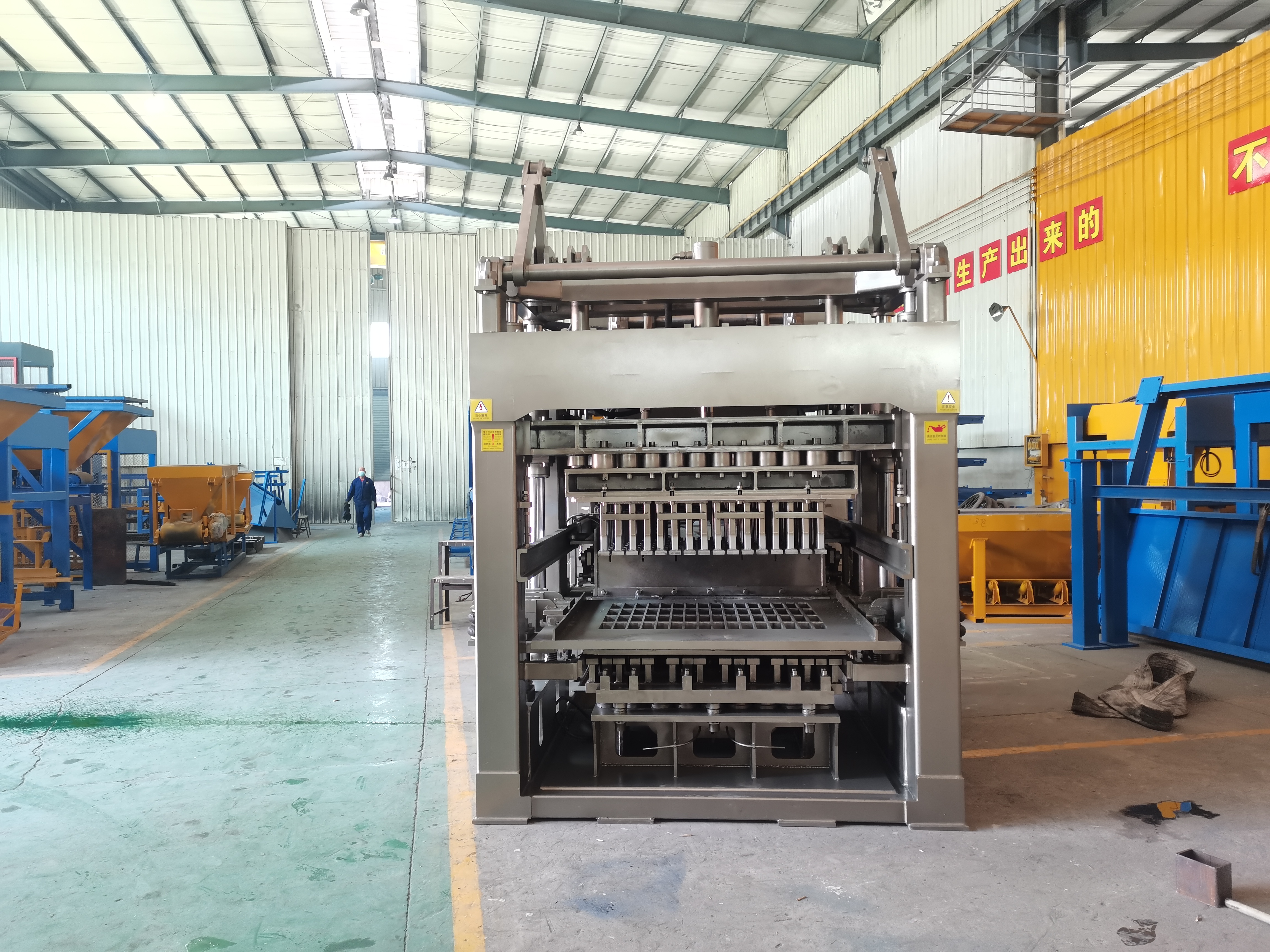 China Better Qt12-15 Fully Automatic Germany Technology Concrete Block Making Machine Manufacturer 